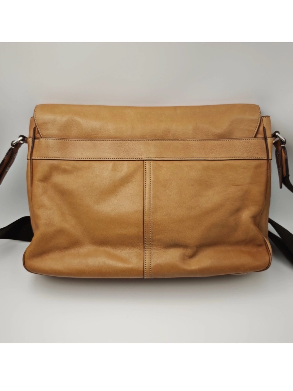 Coach Leather Messenger Bag in Tan with Black Strap - Picture 10 of 11